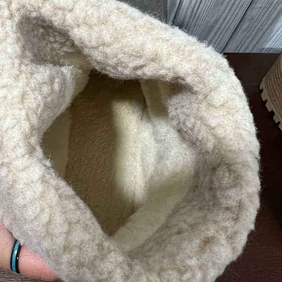 NWOT- GRAY FUZZY 1/2 BOOTS - Picture 3 of 5